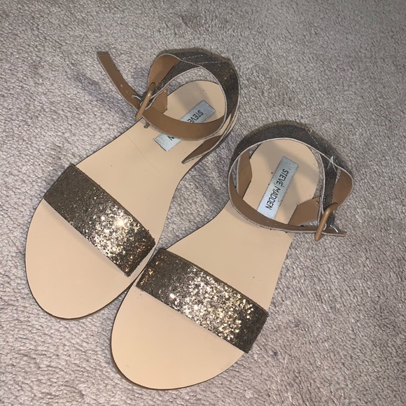 Sandals - Picture 2 of 3